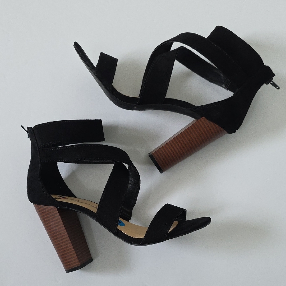 Penny Loves Kenny Black and Brown Strappy Block Heels Size 10